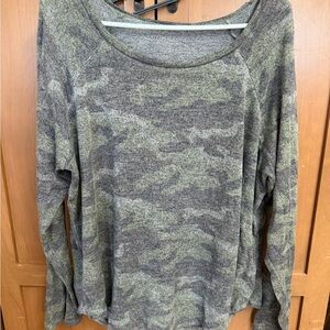 American Eagle Outfitters Camo Long Sleeve Plush Top